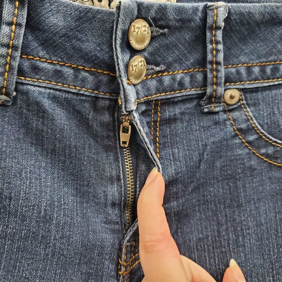 17/21 Exclusive Denim Vintage Y2K Women's Dark Wash Flare Leg Jeans Size 10 - Picture 3 of 8